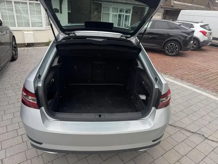 Skoda Superb 2018 photo 4