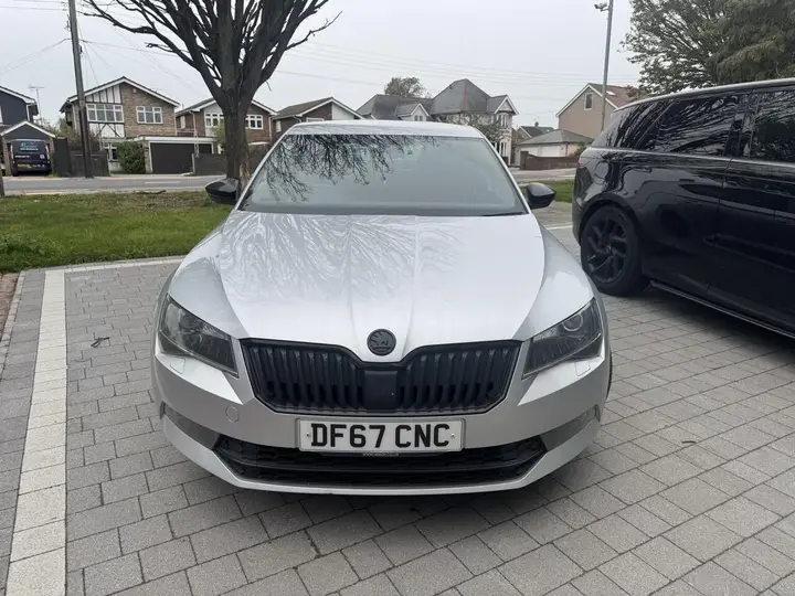 Skoda Superb 2018 photo 2