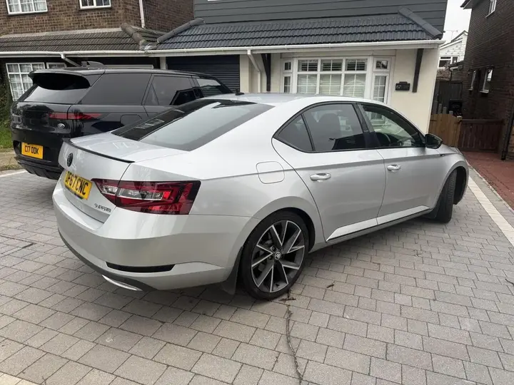 Skoda Superb 2018 photo 3
