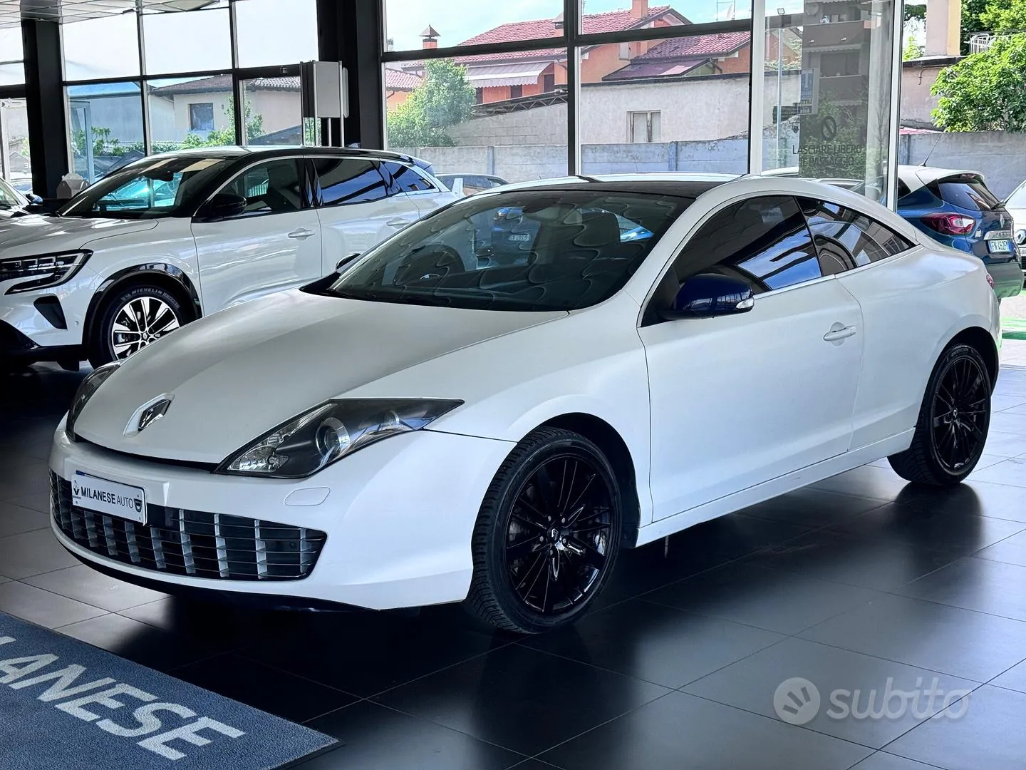Renault Laguna 2009 photo 2