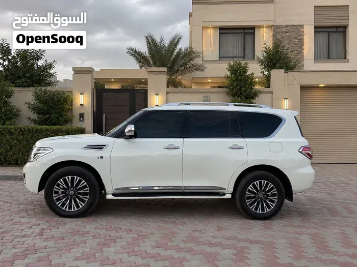 Nissan Patrol 2013 photo 2