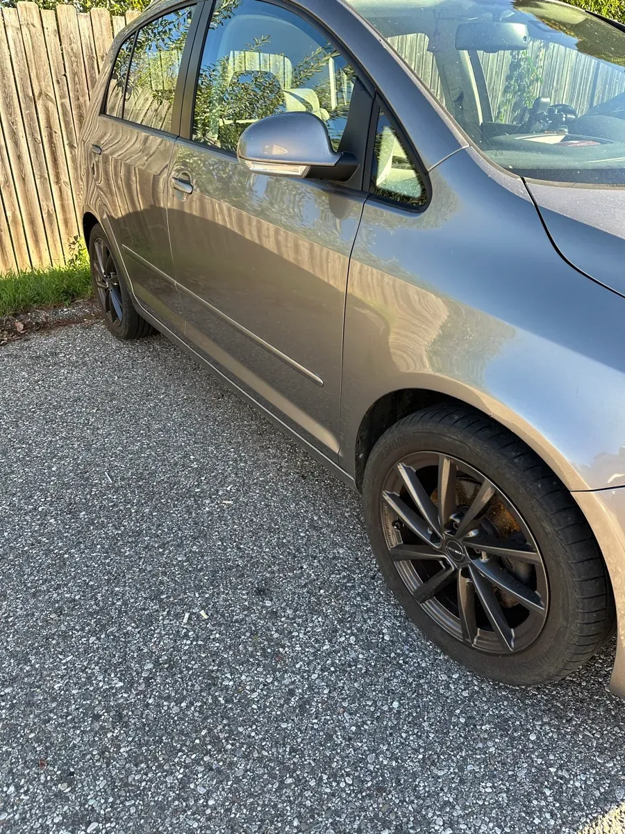 Volkswagen Golf 2009 photo 2