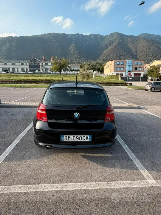 BMW 118D 2007 photo 2