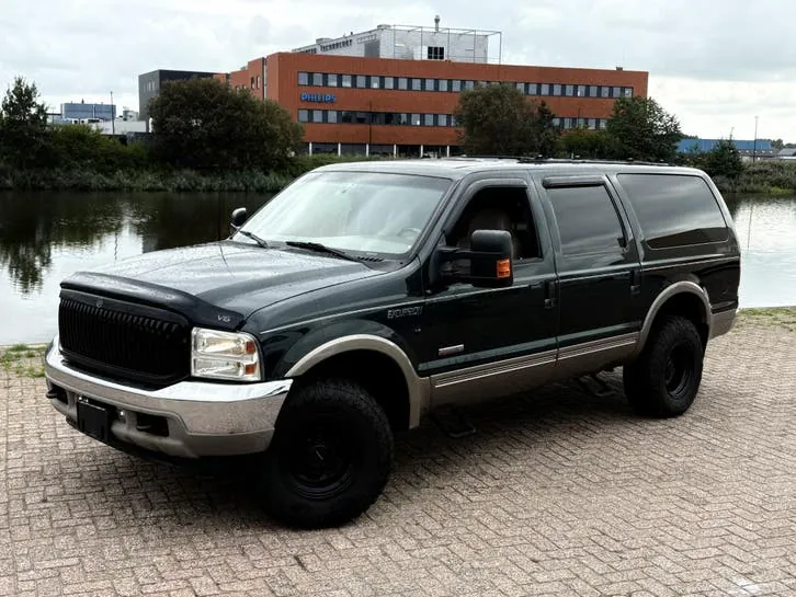 Ford Excursion 2001 photo 2
