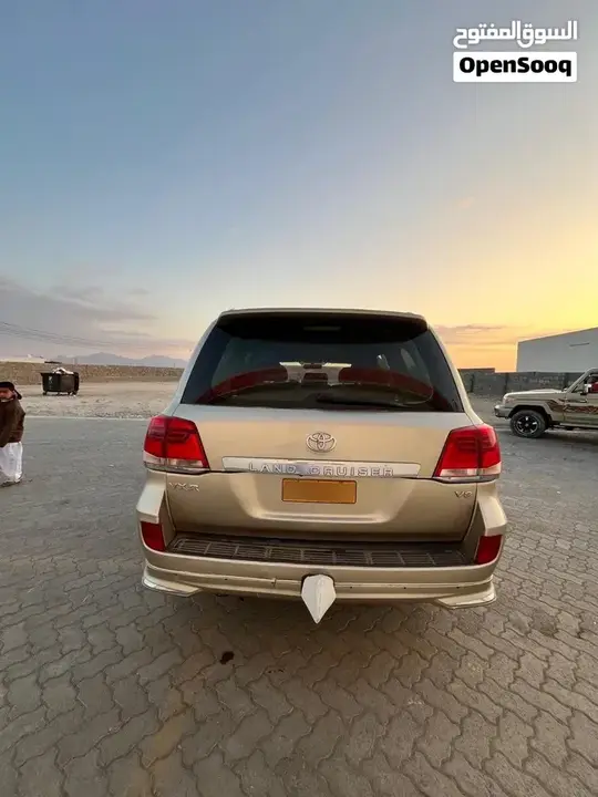 Toyota Land Cruiser 2010 photo 4
