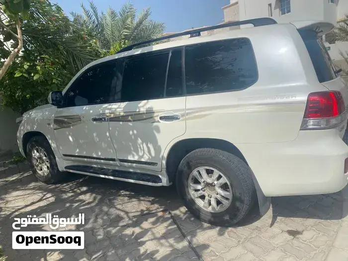 Toyota Land Cruiser 2010 photo 5