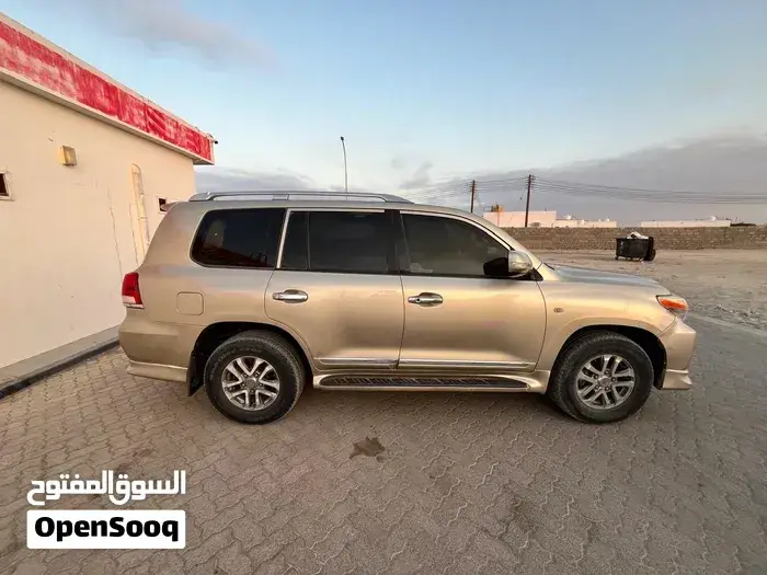 Toyota Land Cruiser 2010 photo 3