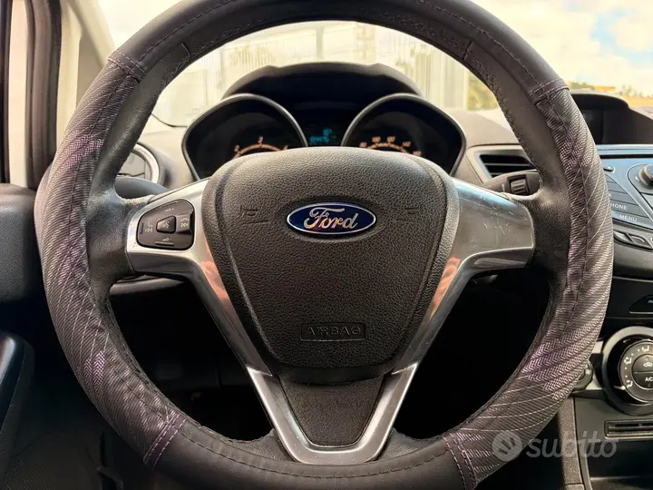 Ford Fiesta 2014 photo 4