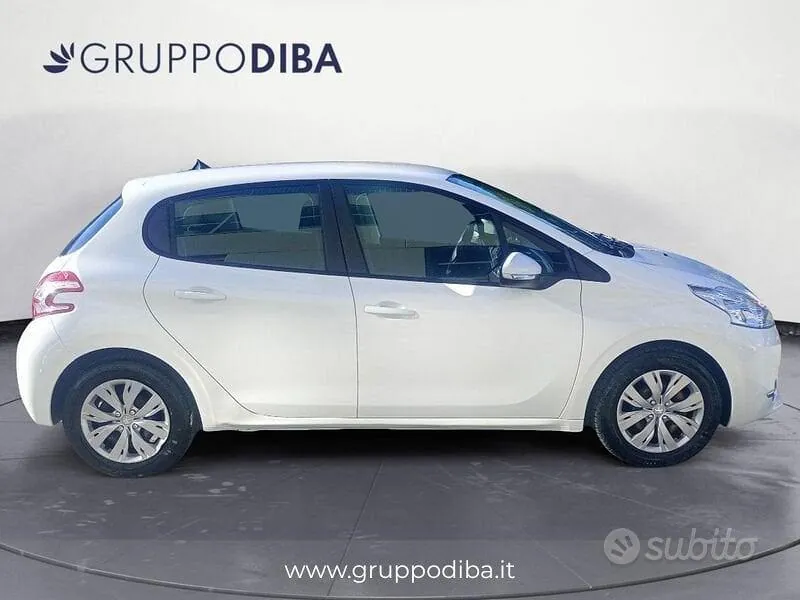 Peugeot 208 2013 photo 4