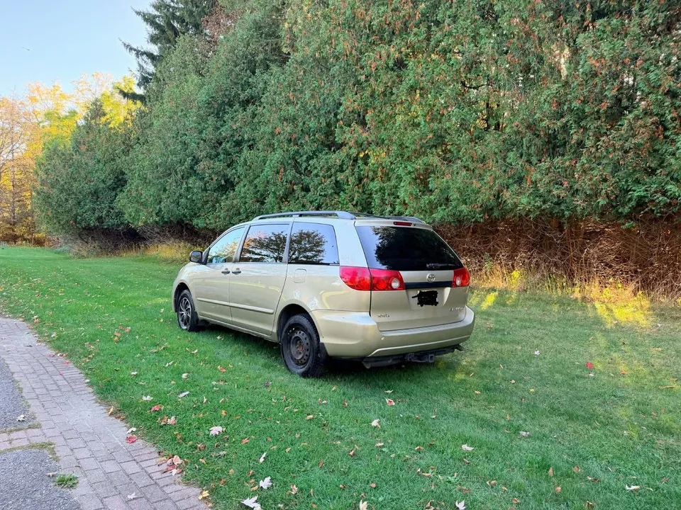 Toyota Sienna 2006 photo 3