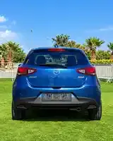 Mazda 2 2017 photo 3