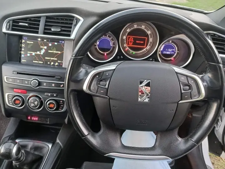 DS Automobiles Ds 4 2016 photo 4