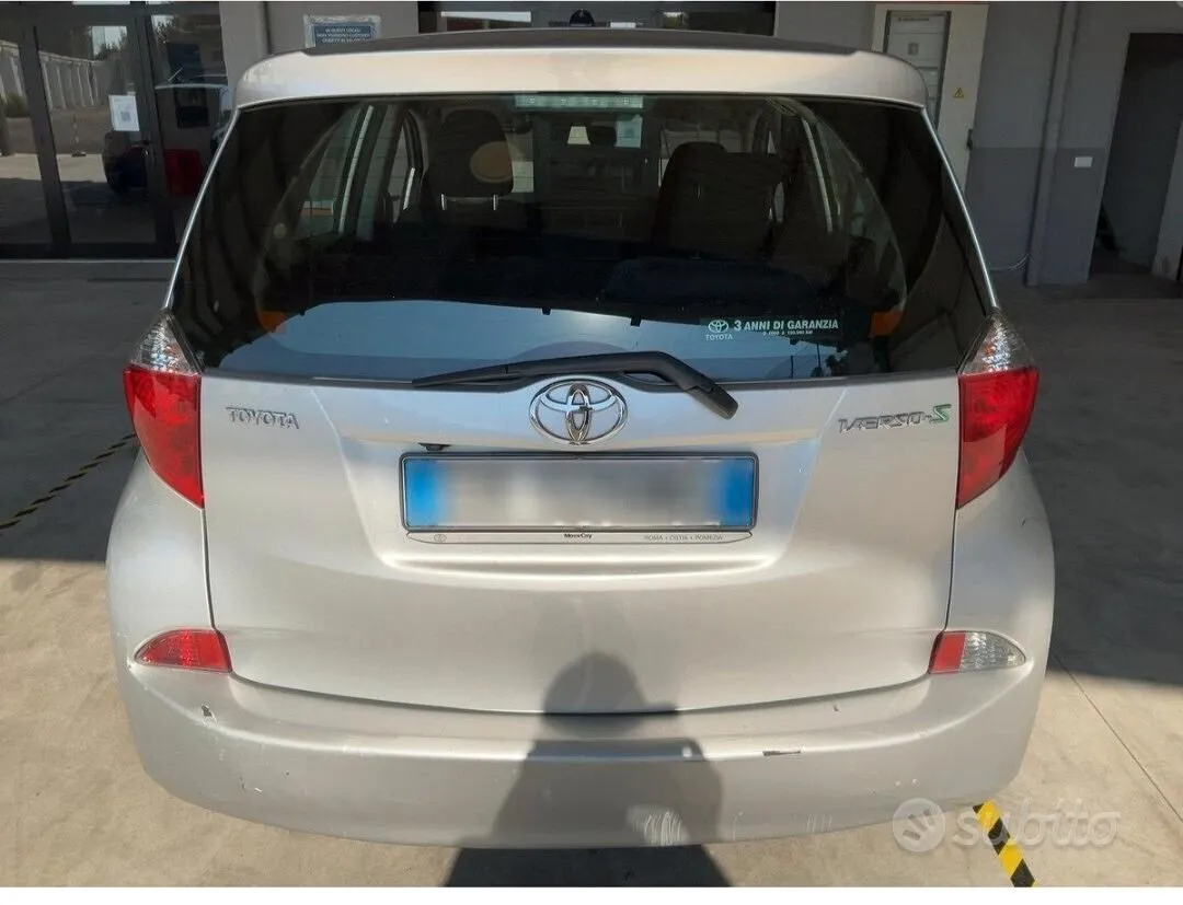Toyota Verso-S 2011 photo 3