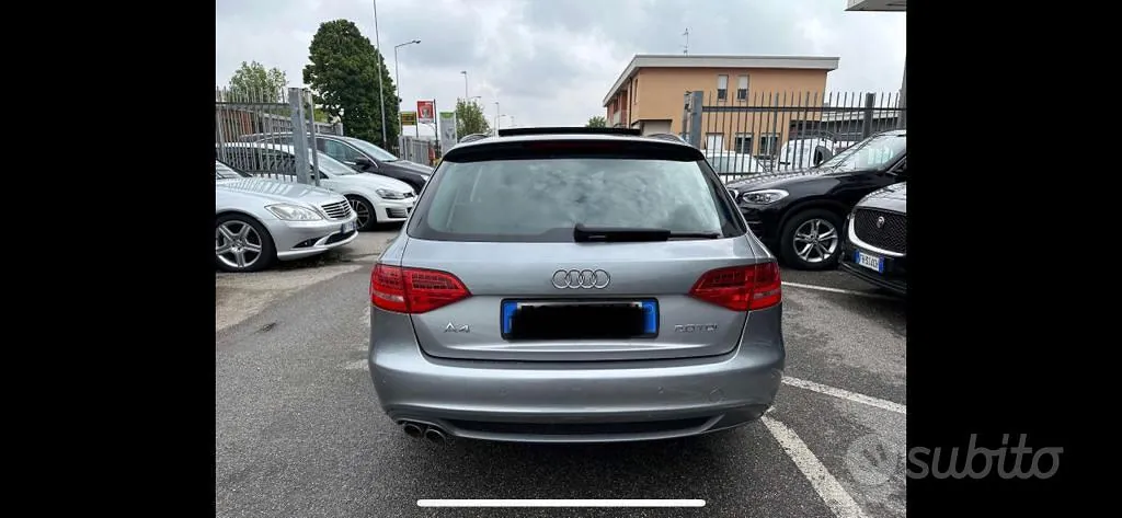 Audi A4 2010 photo 4