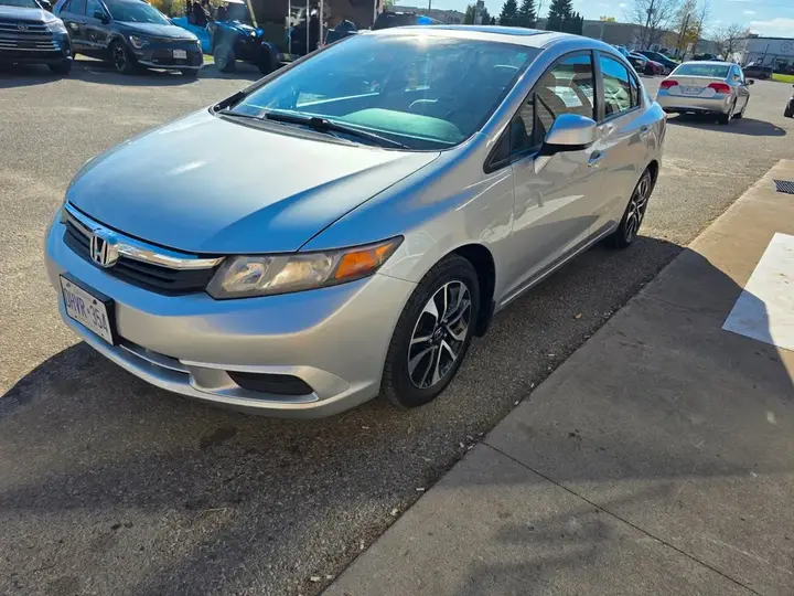 Honda Civic 2012 photo 2