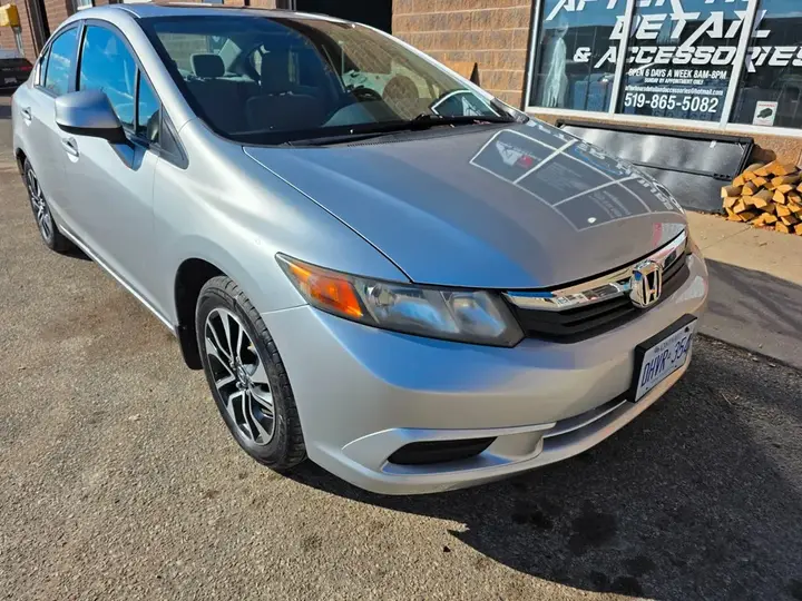 Honda Civic 2012 photo 3