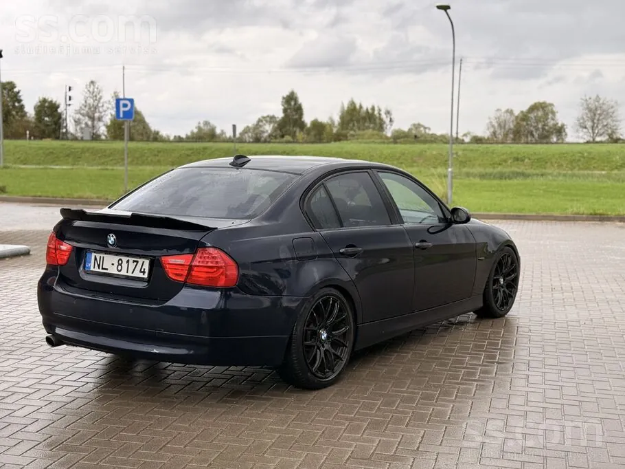 BMW 320 2007 photo 2