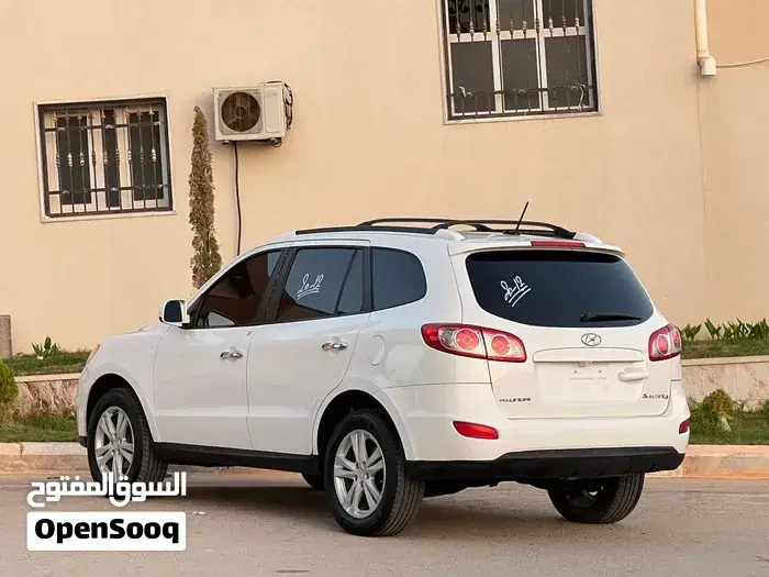 Hyundai Santa Fe 2012 photo 4