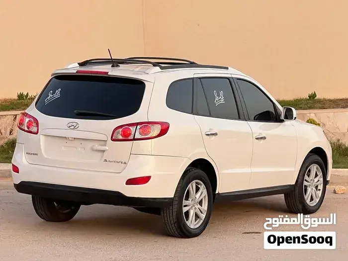 Hyundai Santa Fe 2012 photo 3