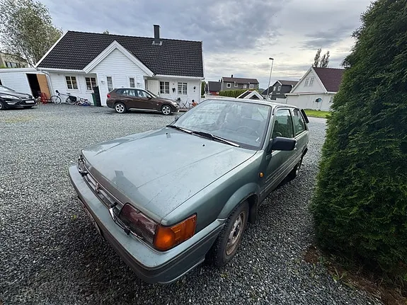 Nissan Sunny 1989 photo 3
