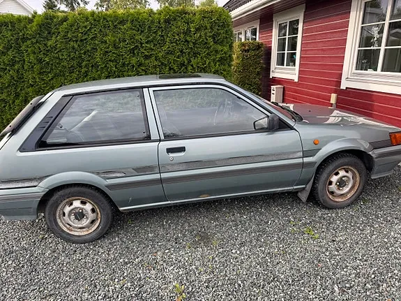 Nissan Sunny