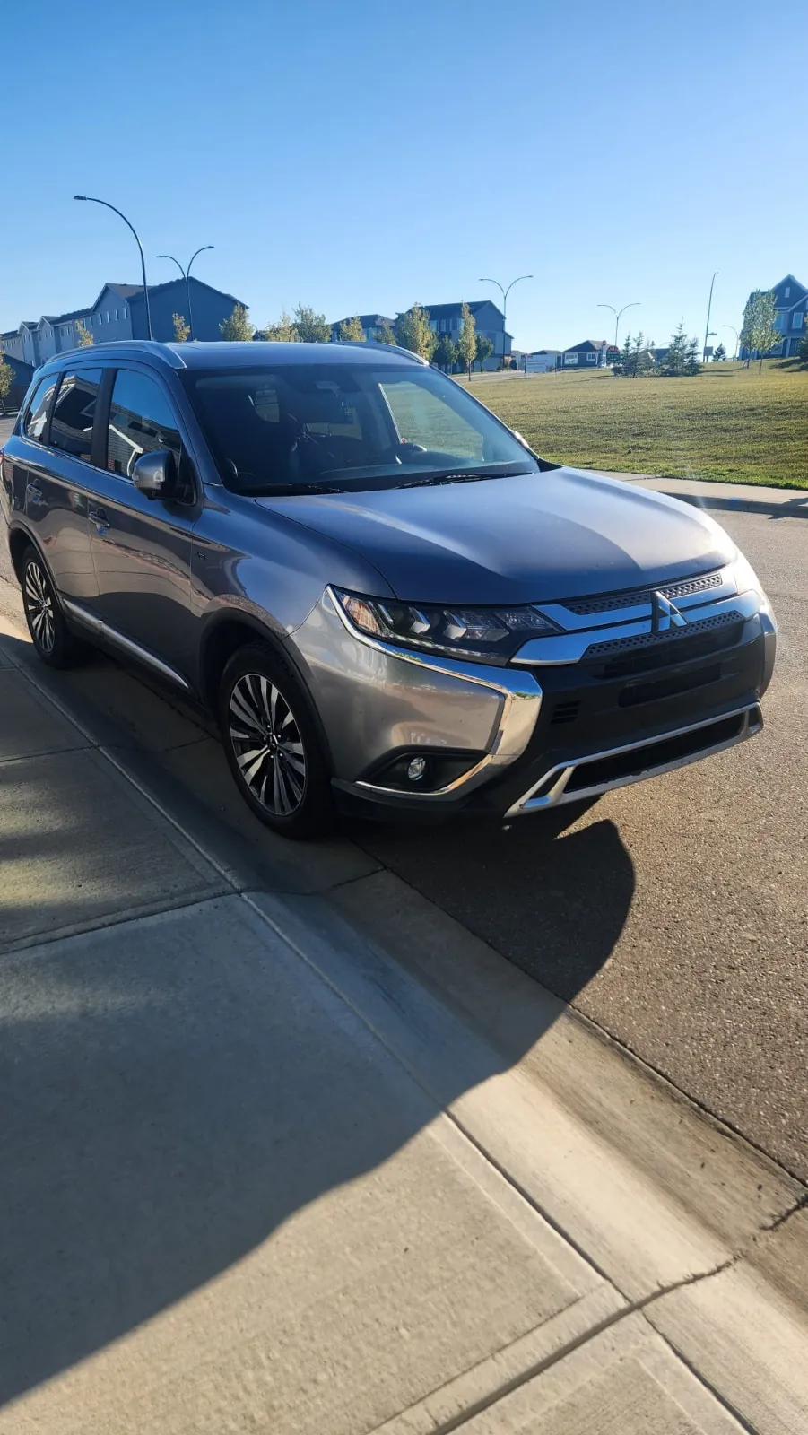 Mitsubishi Outlander 2019 photo 2