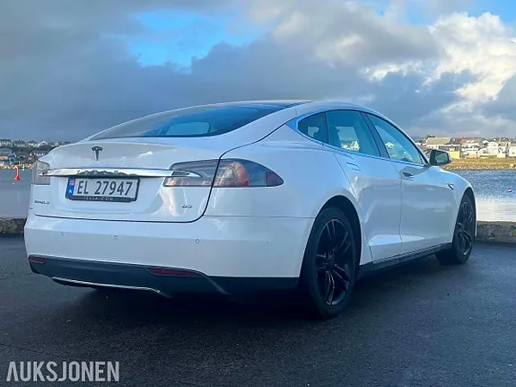 Tesla Model S 2013 photo 5