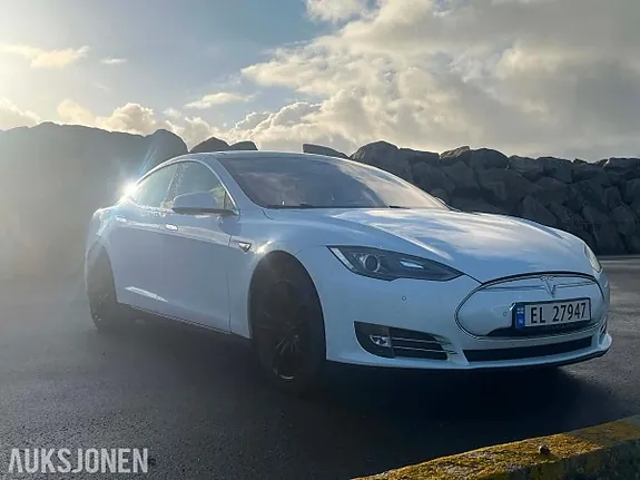 Tesla Model S 2013 photo 2