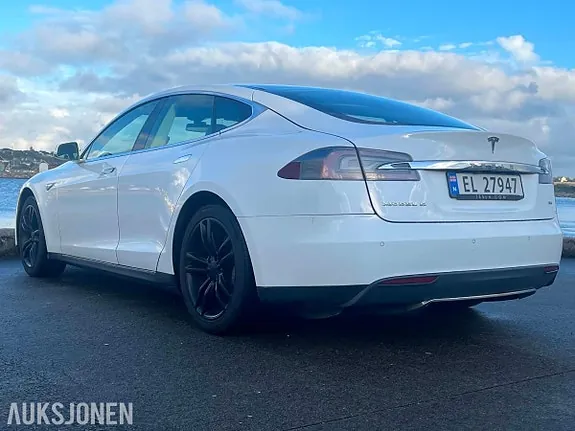 Tesla Model S 2013 photo 4