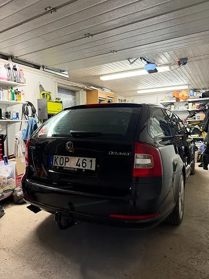 Skoda Octavia 2010 photo 2
