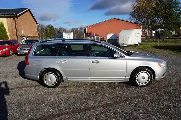 Volvo V70 2010 photo 4