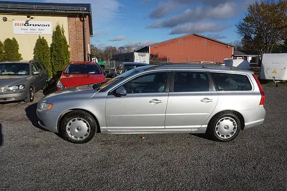 Volvo V70 2010 photo 3