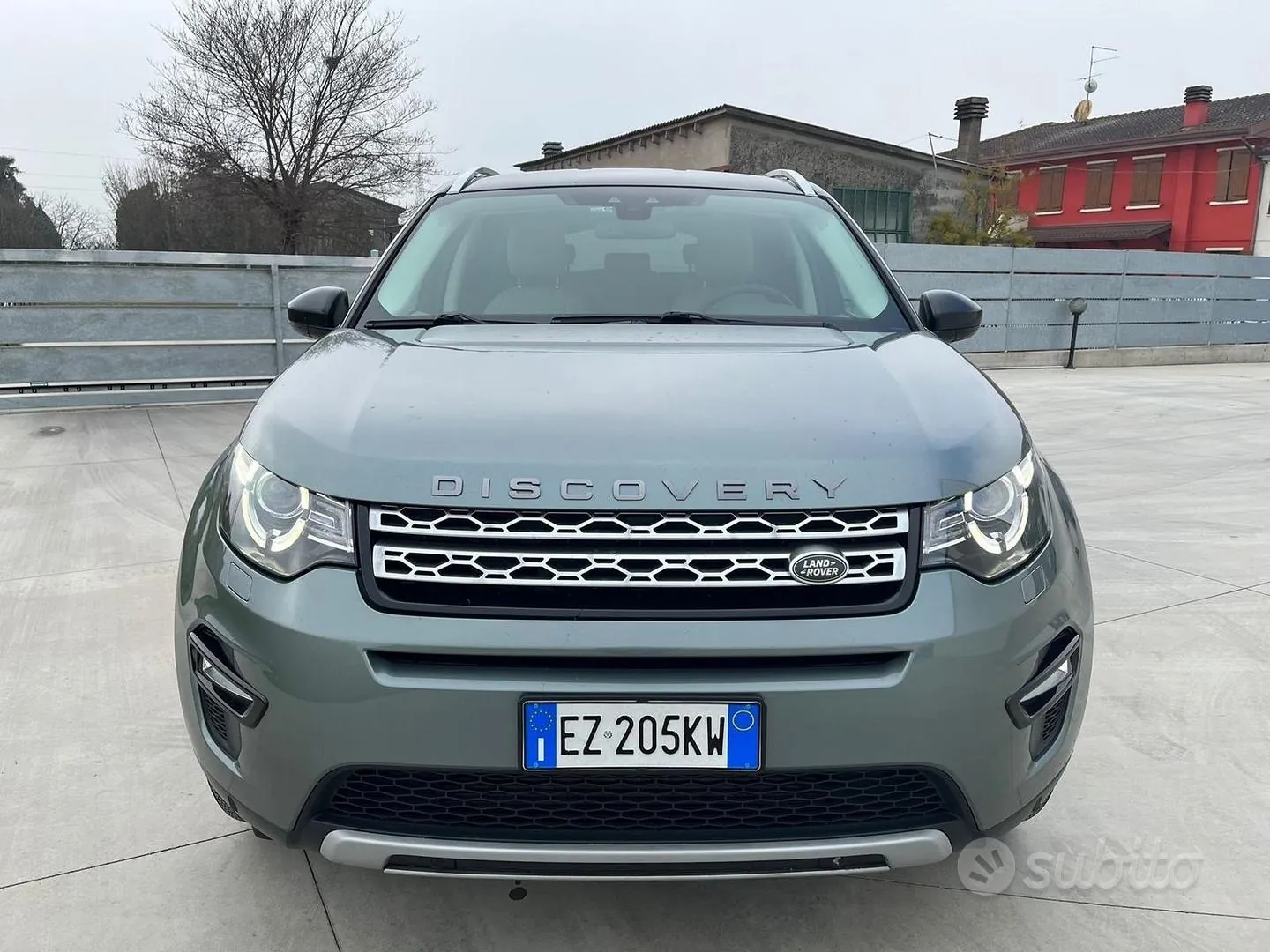 Land Rover Discovery Sport 2015 photo 2