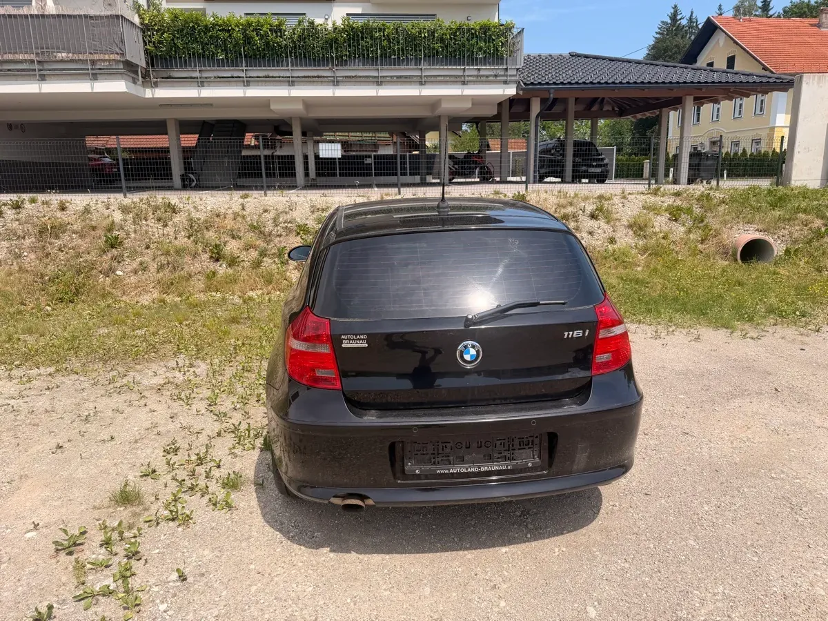 BMW 1 Series 2009 photo 3