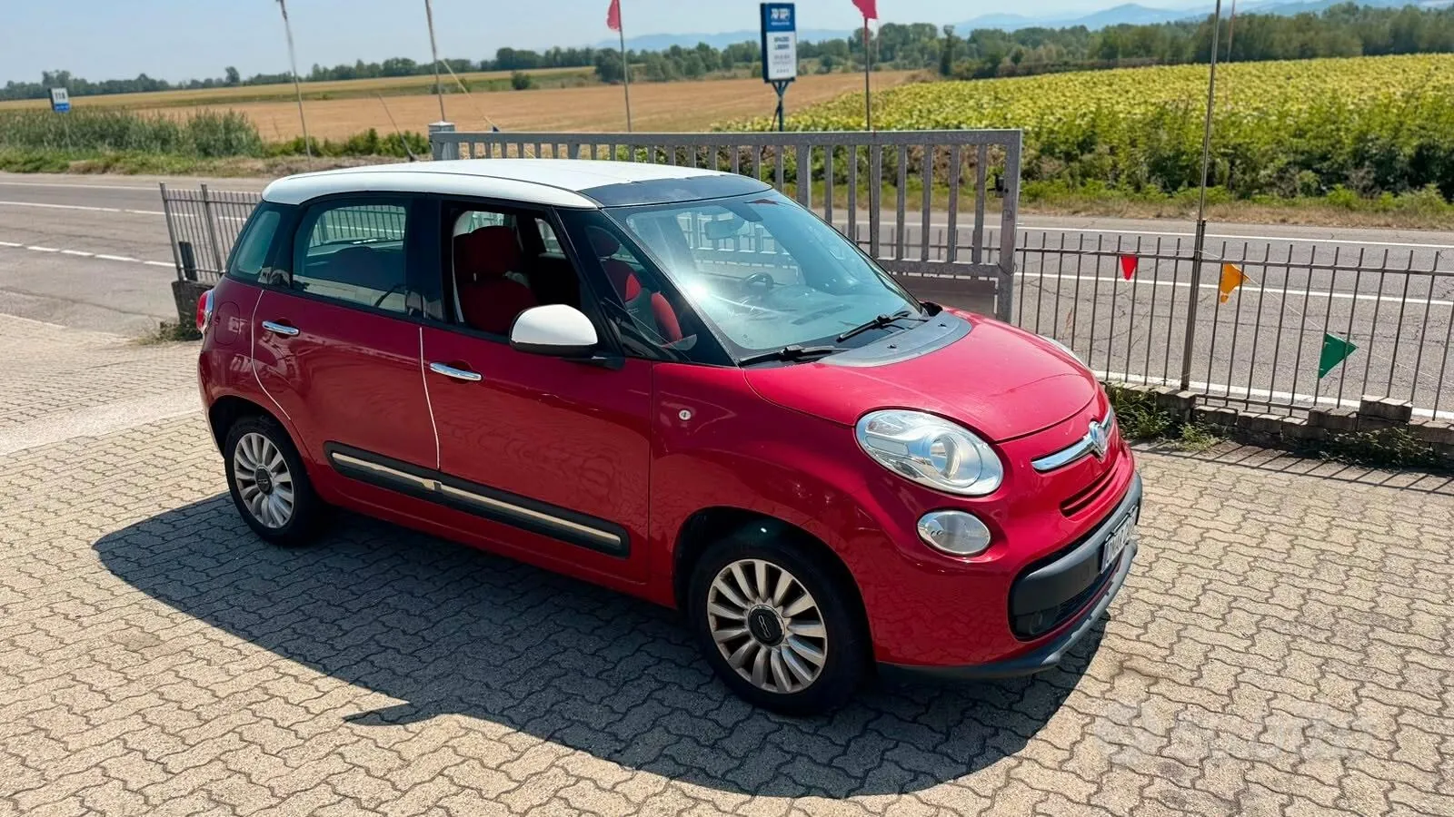Fiat 500L 2012 photo 4