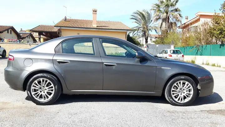 Alfa Romeo 159