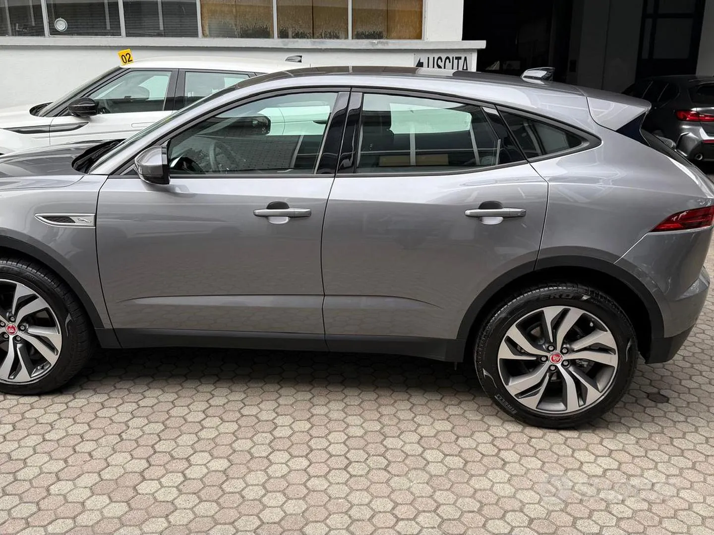 Jaguar E-Pace 2022 photo 4