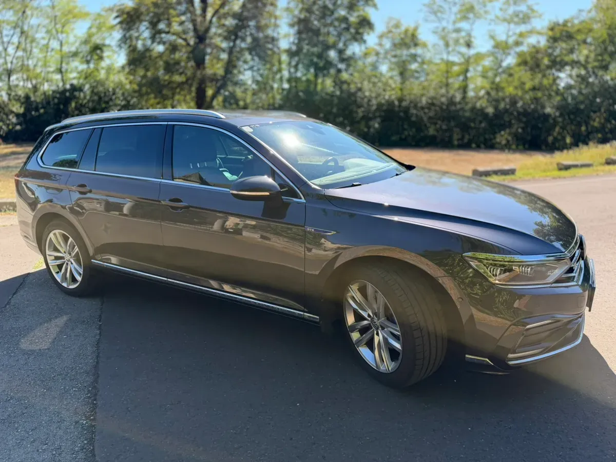 Volkswagen Passat 2020 photo 2