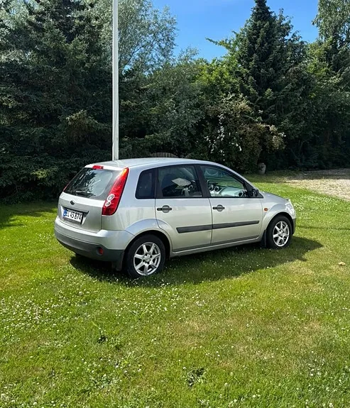 Ford Fiesta 2007 photo 4