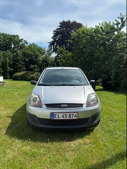 Ford Fiesta 2007 photo 2