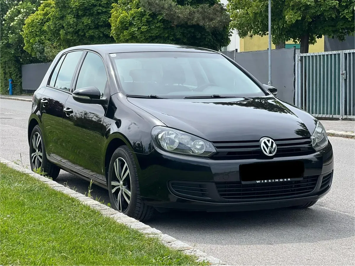 Volkswagen Golf 2011 photo 2