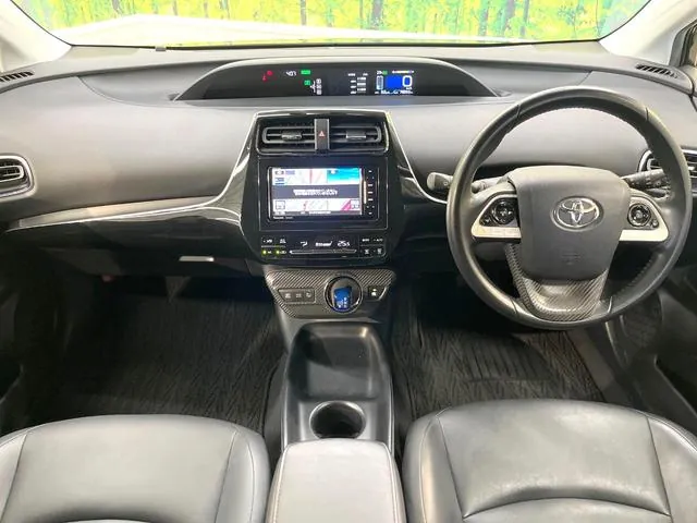 Toyota Prius 2017 photo 2