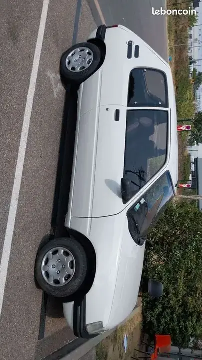 Peugeot 205 1995 photo 2
