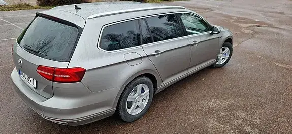 Volkswagen Passat 2017 photo 2
