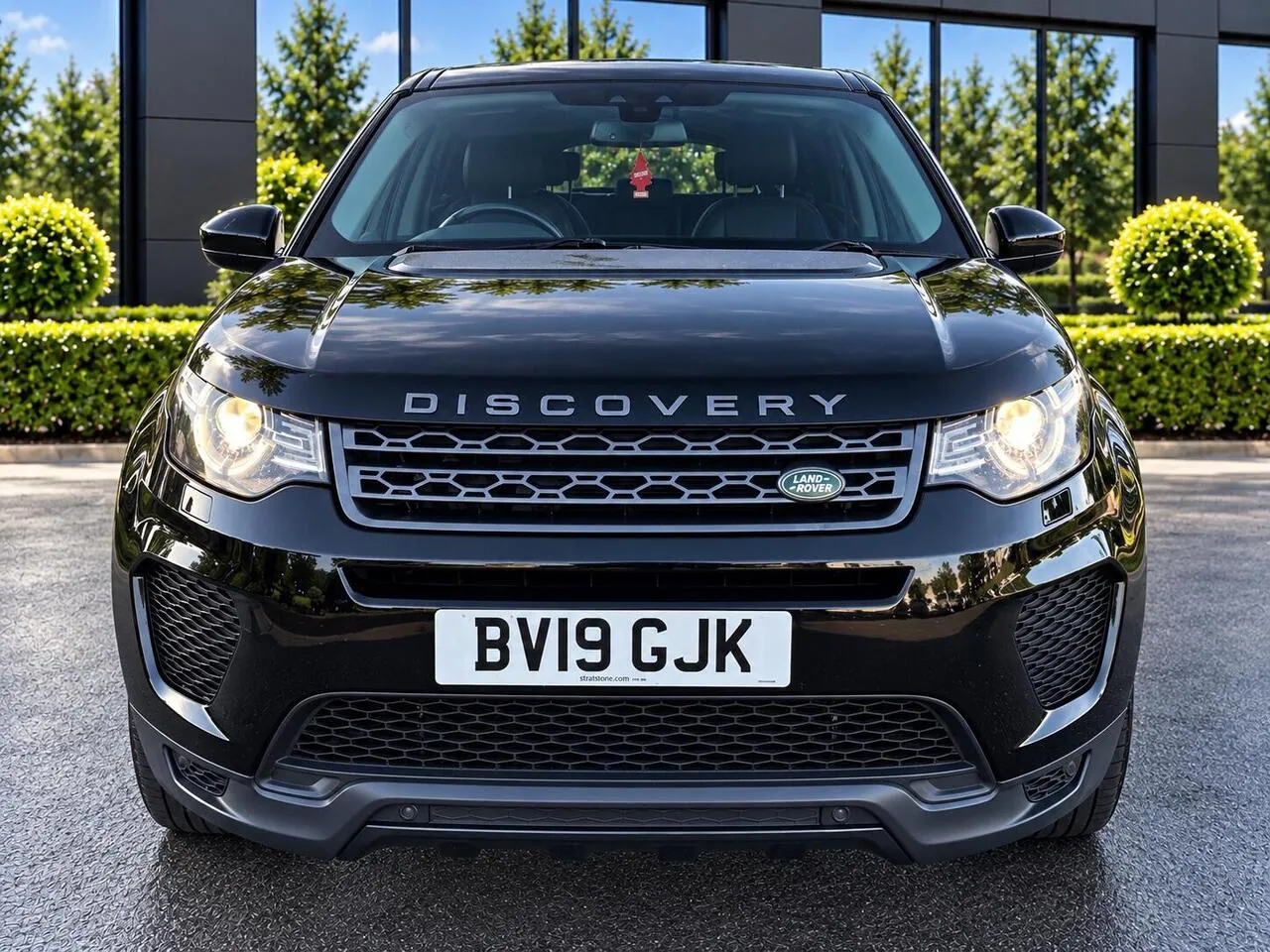 Land Rover Discovery Sport 2019 photo 2