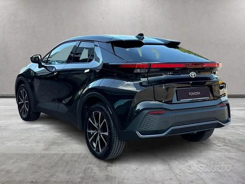 Toyota C-Hr 2025 photo 2