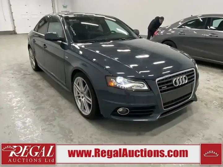 Audi A4 2011 photo 2
