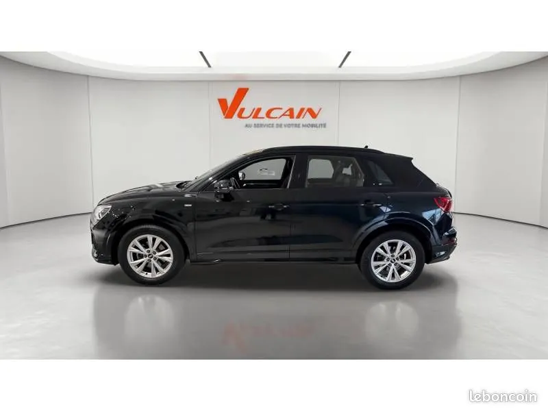 Audi Q3 2021 photo 2