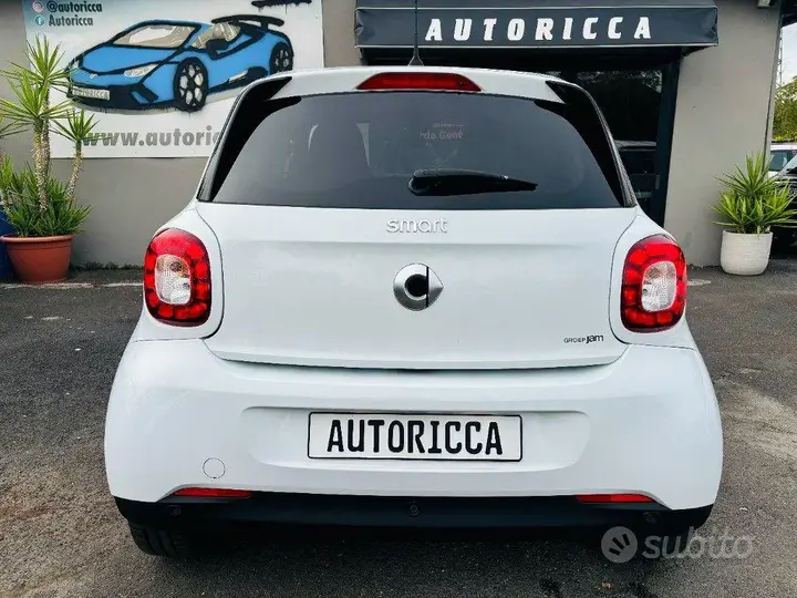 Smart Forfour 2019 photo 5