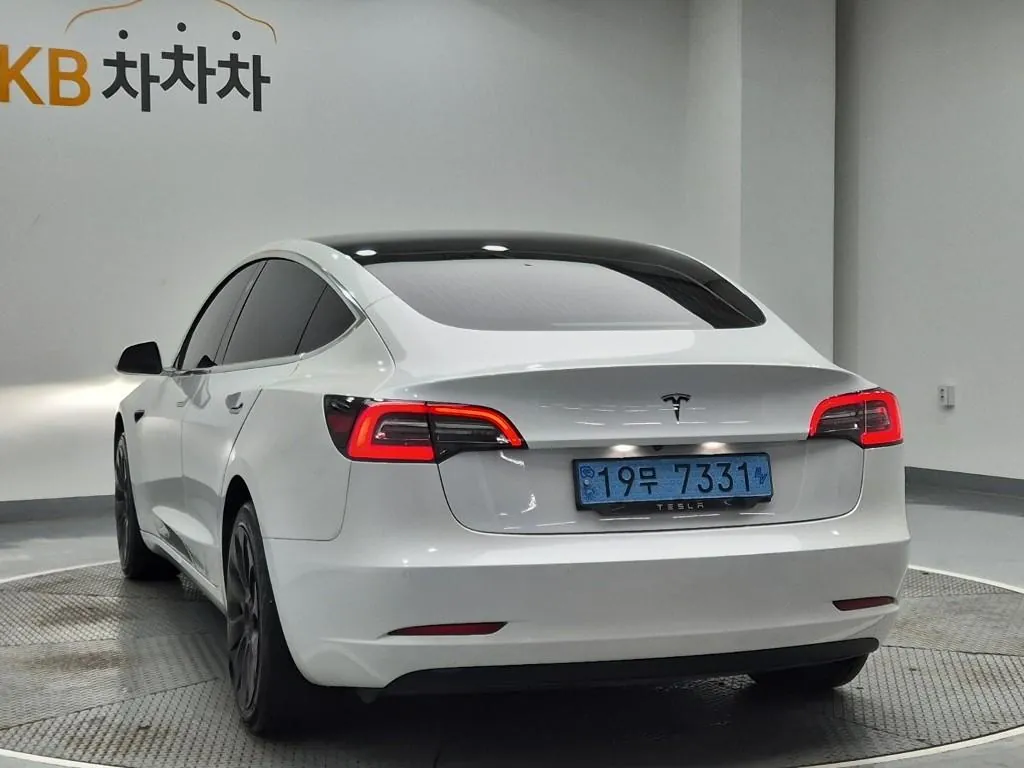 Tesla Model 3 2020 photo 2